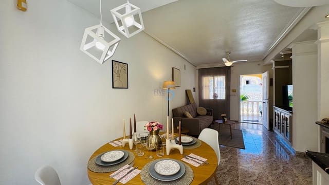 2 soverom Hus til salgs i Villamartin, Orihuela med svømmebasseng garasje - € 195 000 (Ref: 9780010)