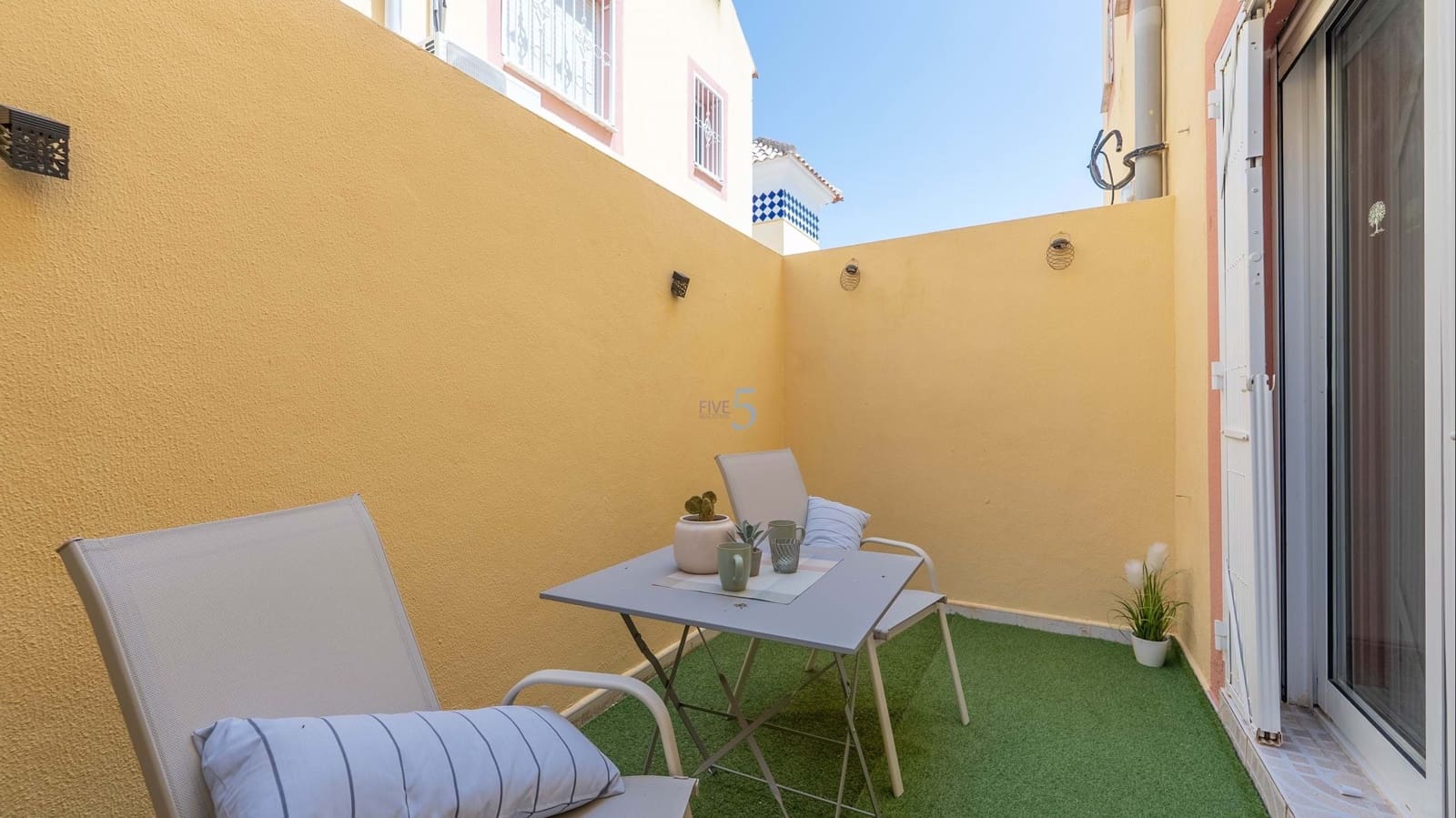 2 soverom Hus til salgs i Villamartin med svømmebasseng garasje - € 195 000 (Ref: 9780010)