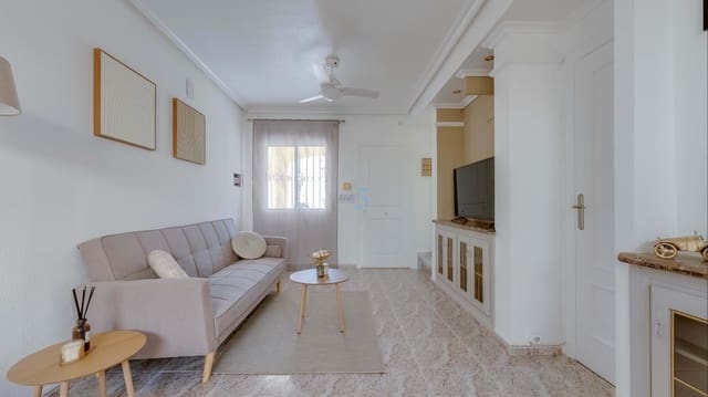 2 makuuhuone Omakotitalo myytävänä paikassa Villamartin, Orihuela mukana uima-altaan 
autotalli - 195 000 € (Ref: 9780010)