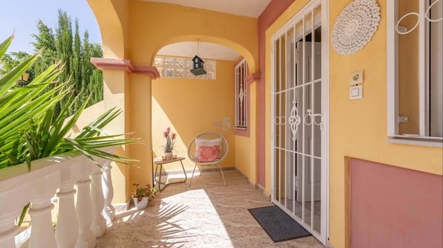 2 makuuhuone Omakotitalo myytävänä paikassa Villamartin, Orihuela mukana uima-altaan 
autotalli - 195 000 € (Ref: 9780010)
