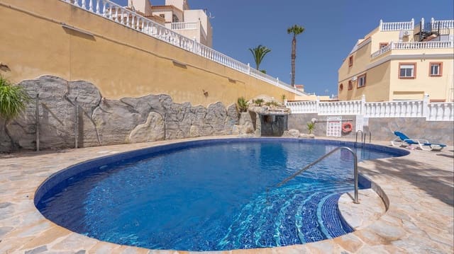 2 makuuhuone Omakotitalo myytävänä paikassa Villamartin, Orihuela mukana uima-altaan 
autotalli - 195 000 € (Ref: 9780010)