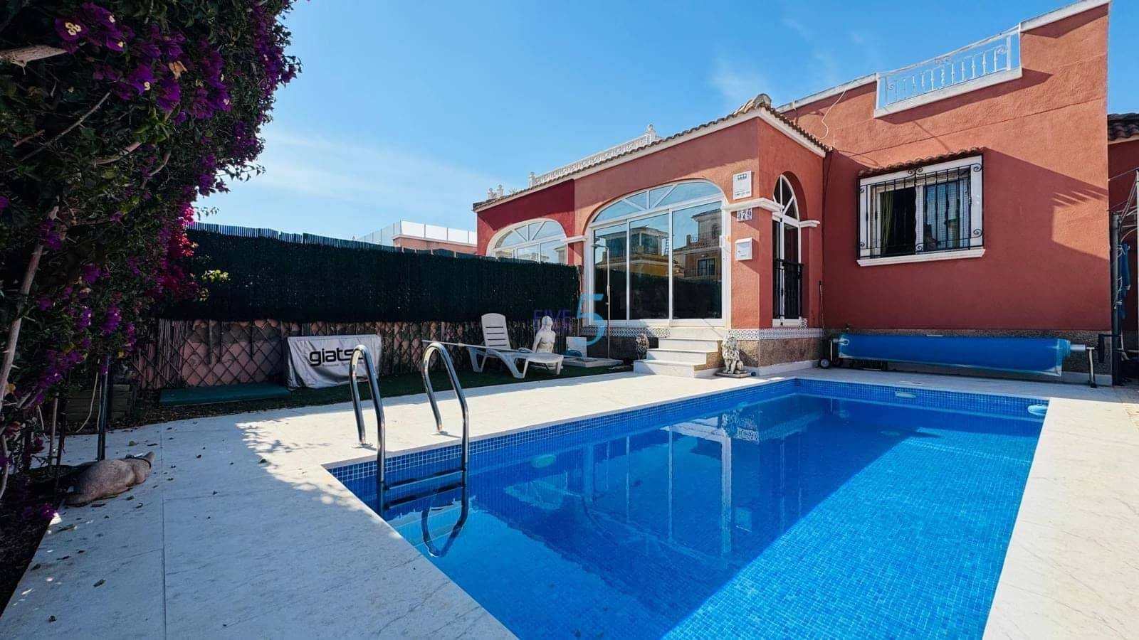 3 soverom Bungalow til salgs i Los Montesinos med svømmebasseng - € 210 000 (Ref: 9784978)