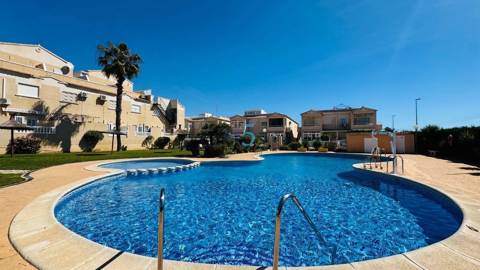 2 bedroom Apartment for sale in Playa Flamenca with pool - € 155,000 (Ref: 9788012)