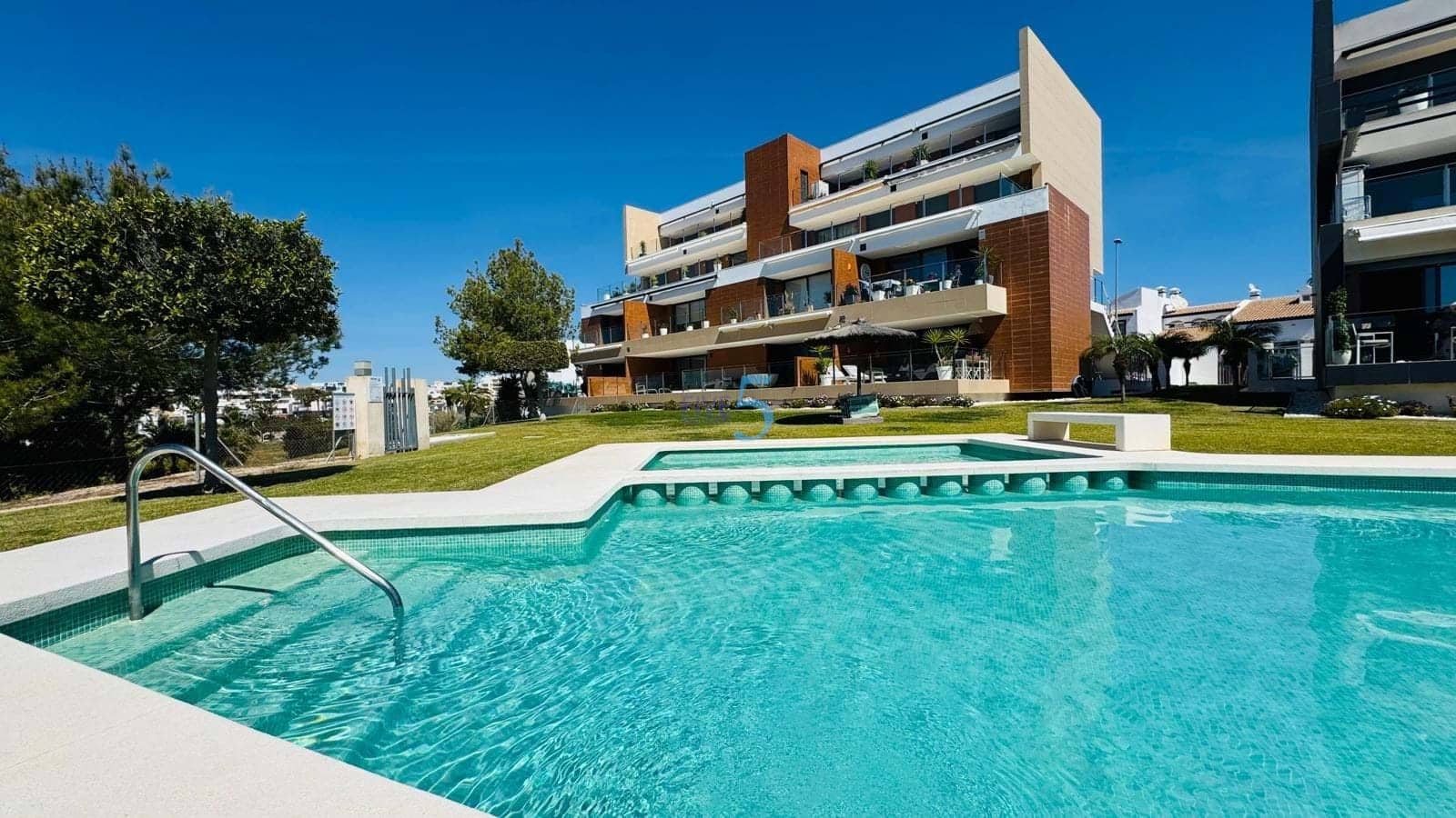 2 slaapkamer Appartement te koop in Los Dolses met zwembad garage - € 259.000 (Ref: 9788013)