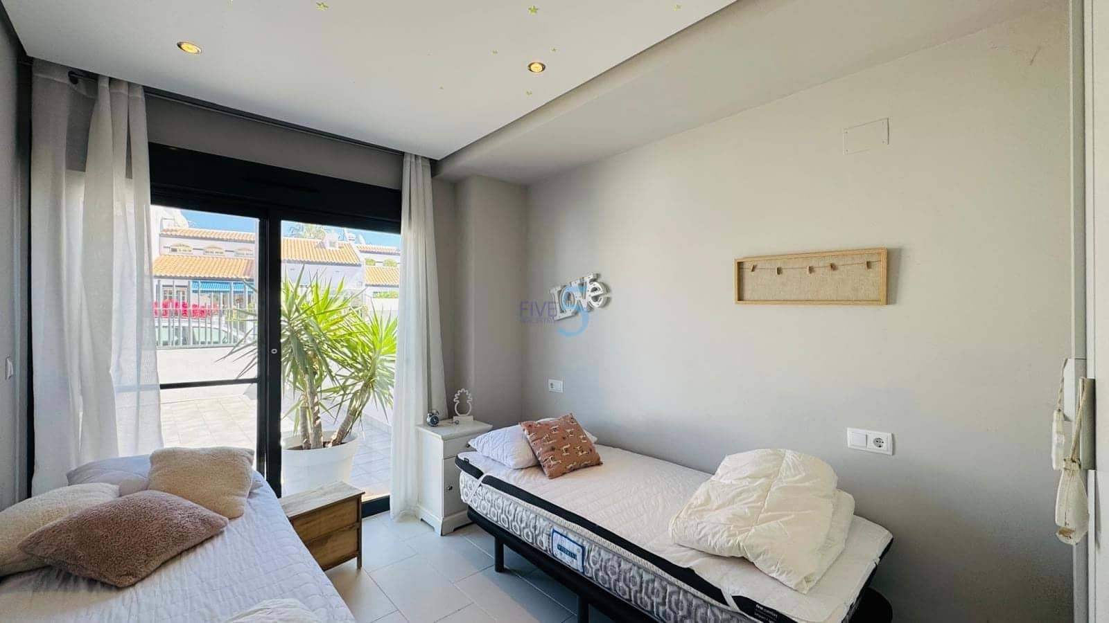 2 slaapkamer Appartement te koop in Los Dolses met zwembad garage - € 259.000 (Ref: 9788013)