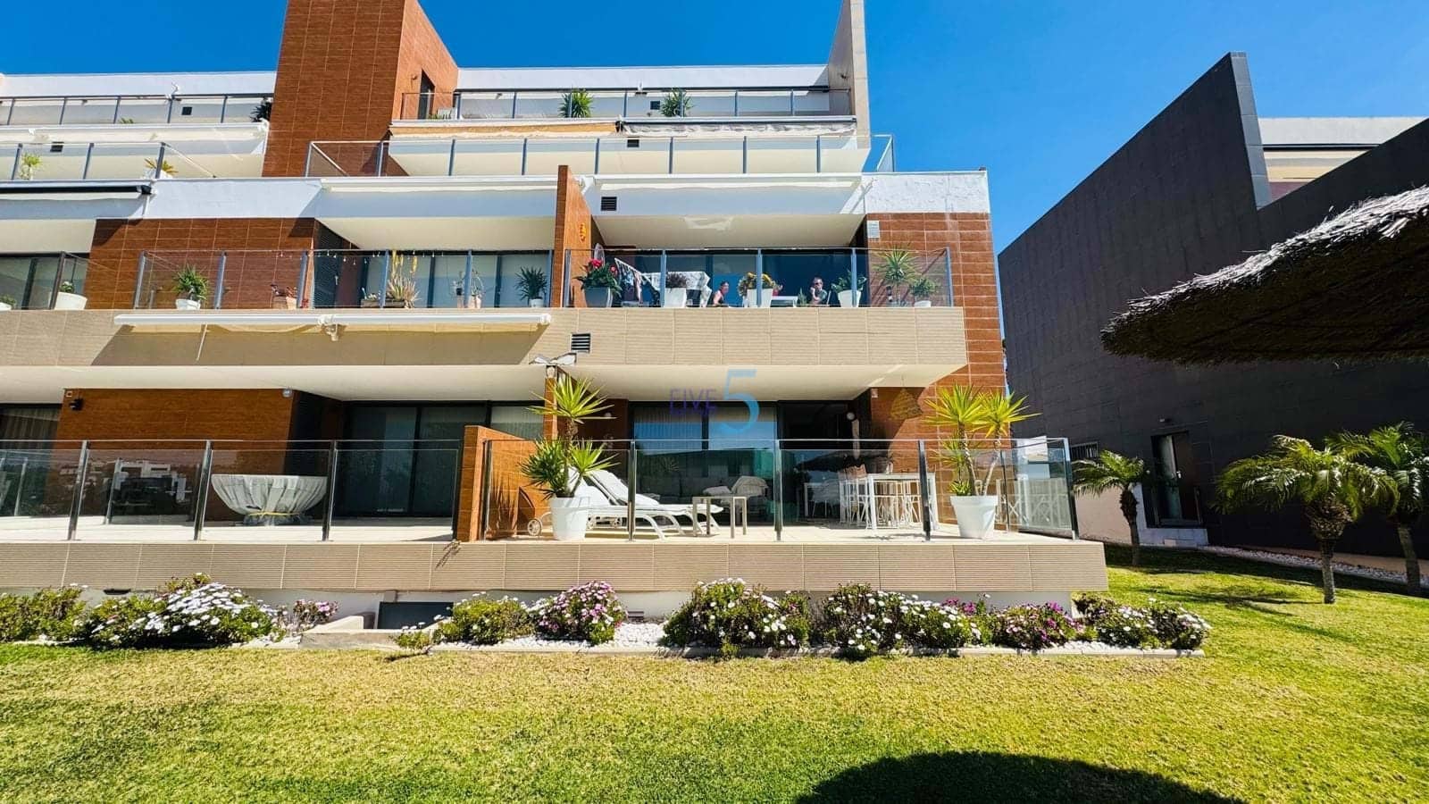 2 slaapkamer Appartement te koop in Los Dolses met zwembad garage - € 259.000 (Ref: 9788013)