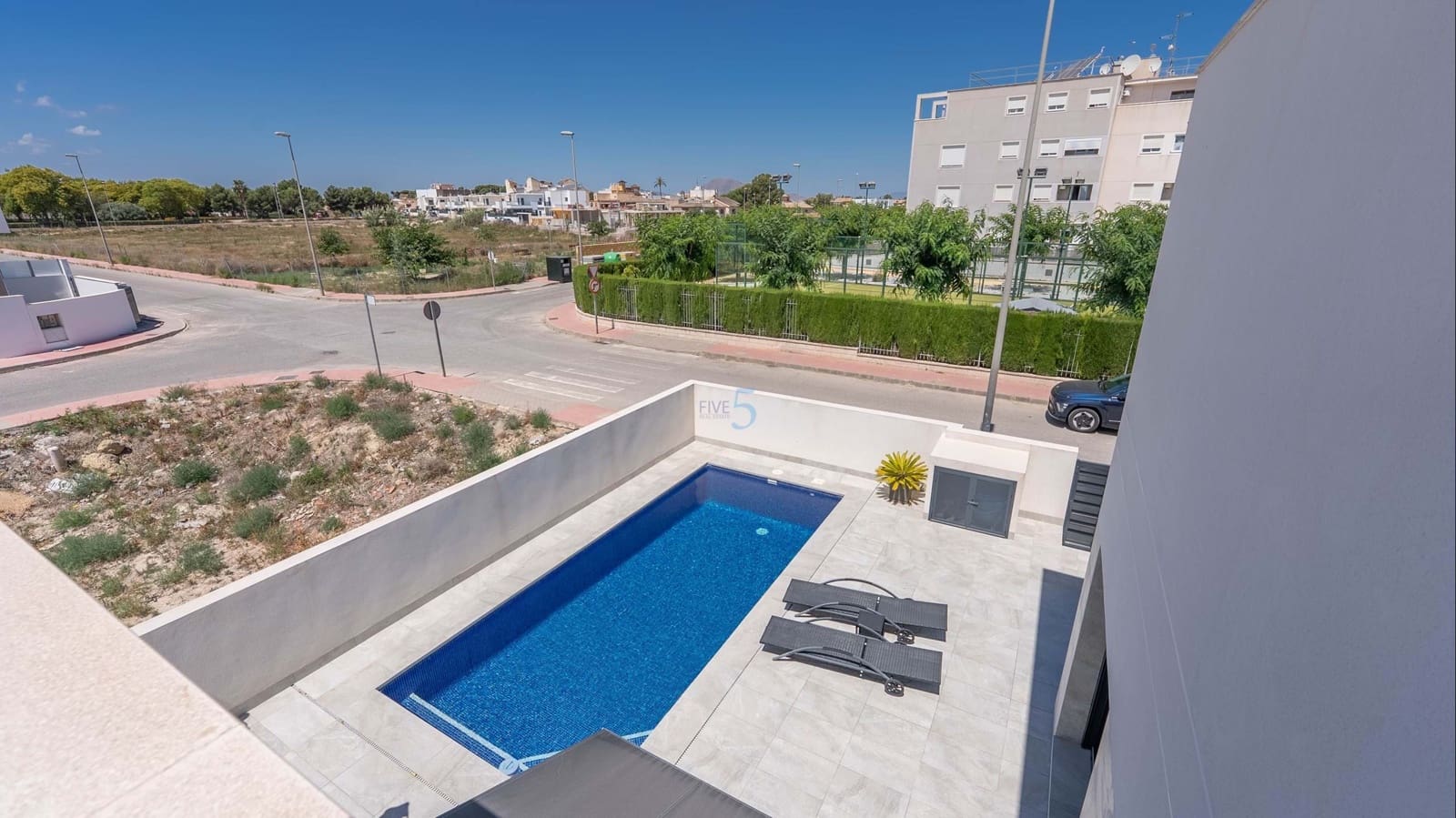 2 bedroom Bungalow for sale in Daya Nueva with pool - € 350,000 (Ref: 9788816)