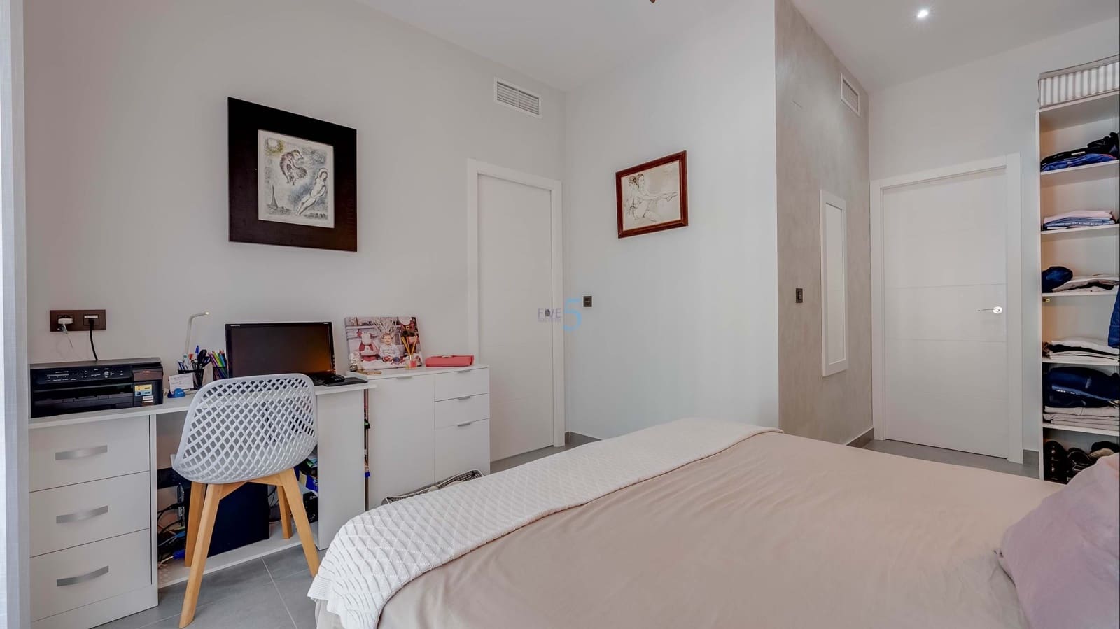 2 bedroom Bungalow for sale in Daya Nueva with pool - € 350,000 (Ref: 9788816)