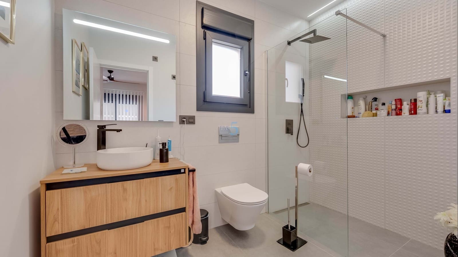 2 bedroom Bungalow for sale in Daya Nueva with pool - € 350,000 (Ref: 9788816)