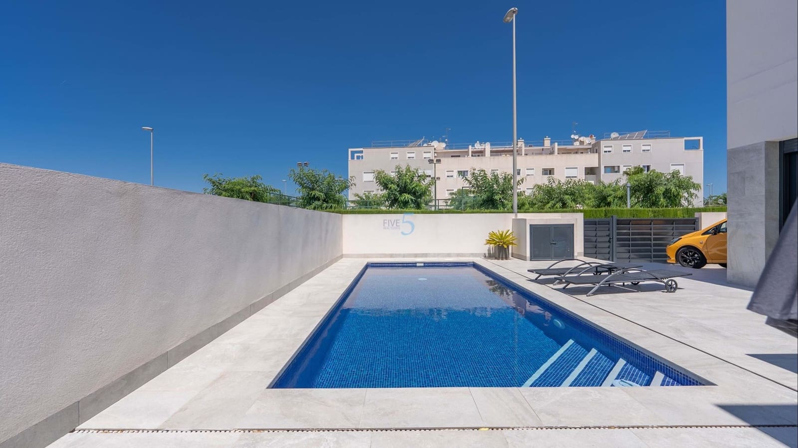 2 bedroom Bungalow for sale in Daya Nueva with pool - € 350,000 (Ref: 9788816)