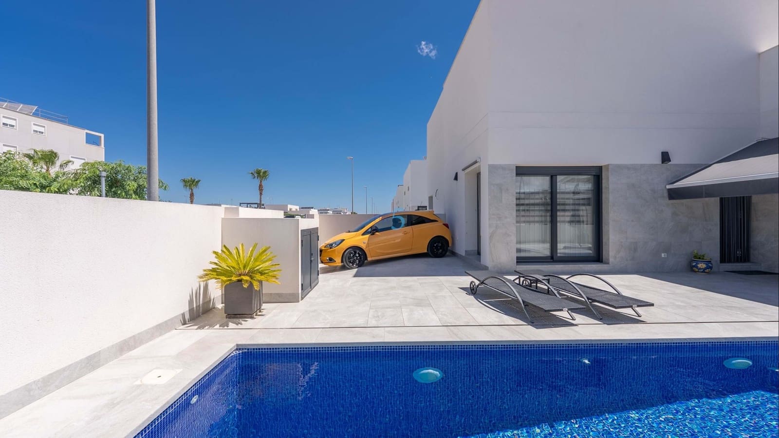 2 bedroom Bungalow for sale in Daya Nueva with pool - € 350,000 (Ref: 9788816)