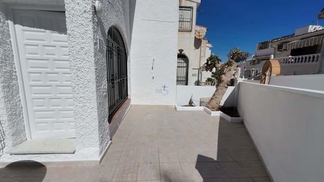 2 slaapkamer Appartement te koop in Torrevieja - € 127.900 (Ref: 9788817)