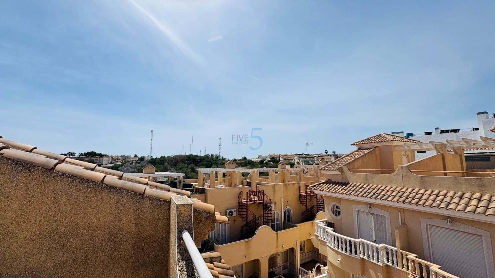 2 bedroom Townhouse for sale in Villamartin with pool - € 179,000 (Ref: 9793510)