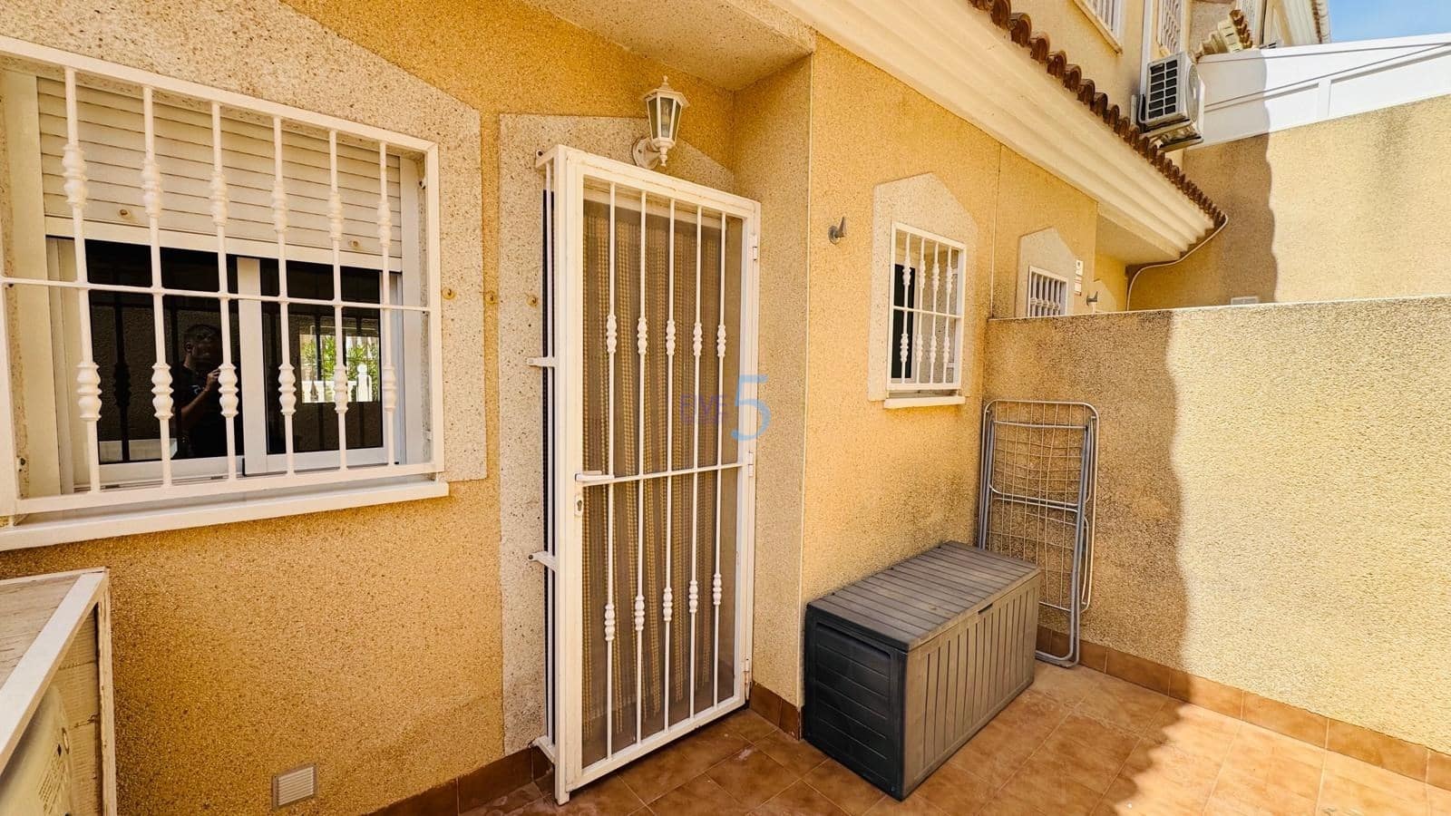 2 bedroom Townhouse for sale in Villamartin with pool - € 179,000 (Ref: 9793510)