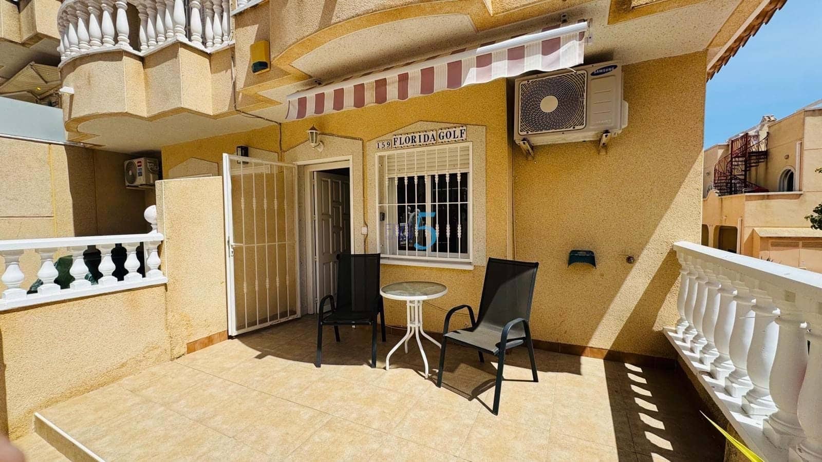2 bedroom Townhouse for sale in Villamartin with pool - € 179,000 (Ref: 9793510)