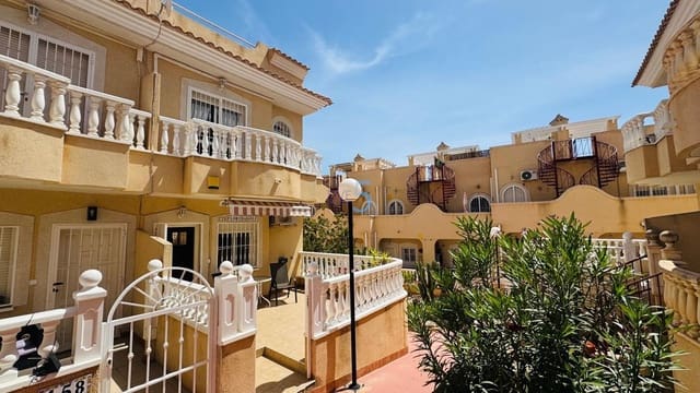 2 soverom Hus til salgs i Villamartin, Orihuela med svømmebasseng - € 179 000 (Ref: 9793510)
