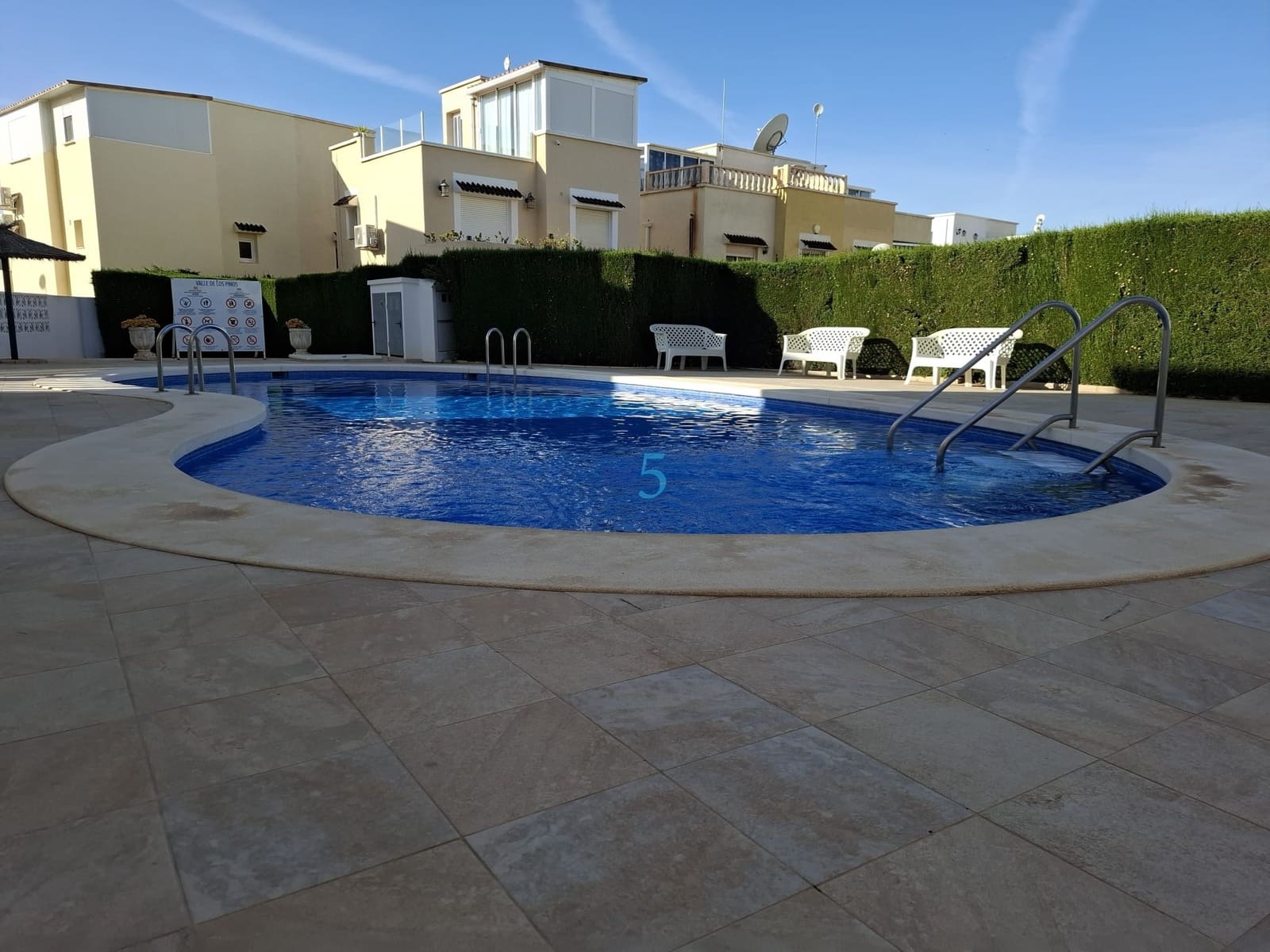 3 bedroom Townhouse for sale in Los Altos with pool garage - € 189,000 (Ref: 9793511)