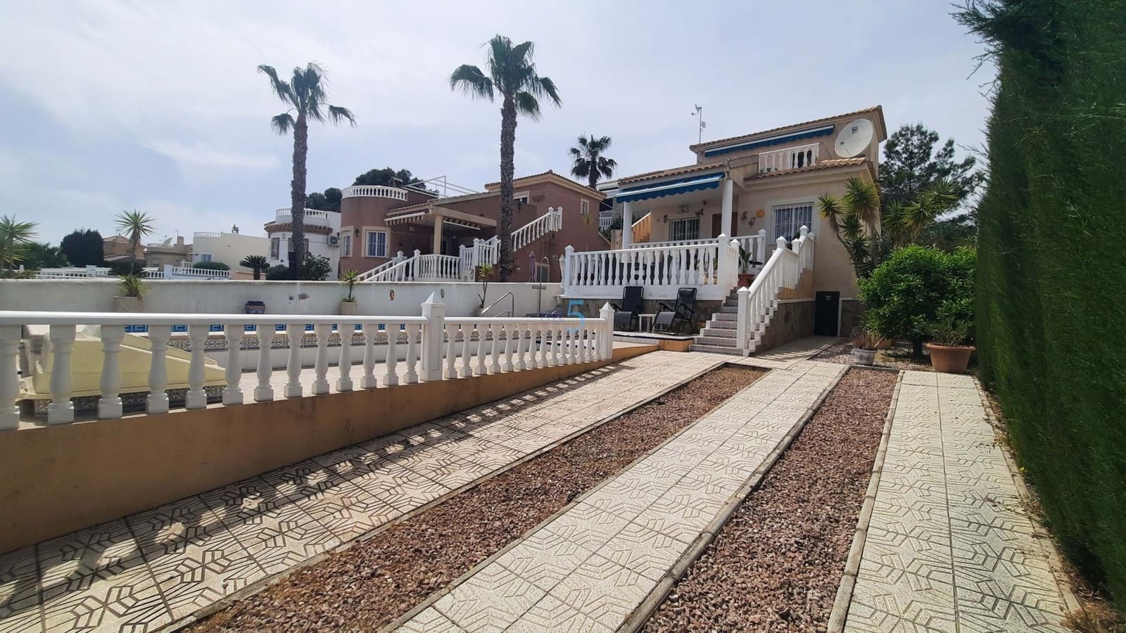 3 bedroom Villa for sale in Pinar de Campoverde with pool garage - € 320,000 (Ref: 9793681)