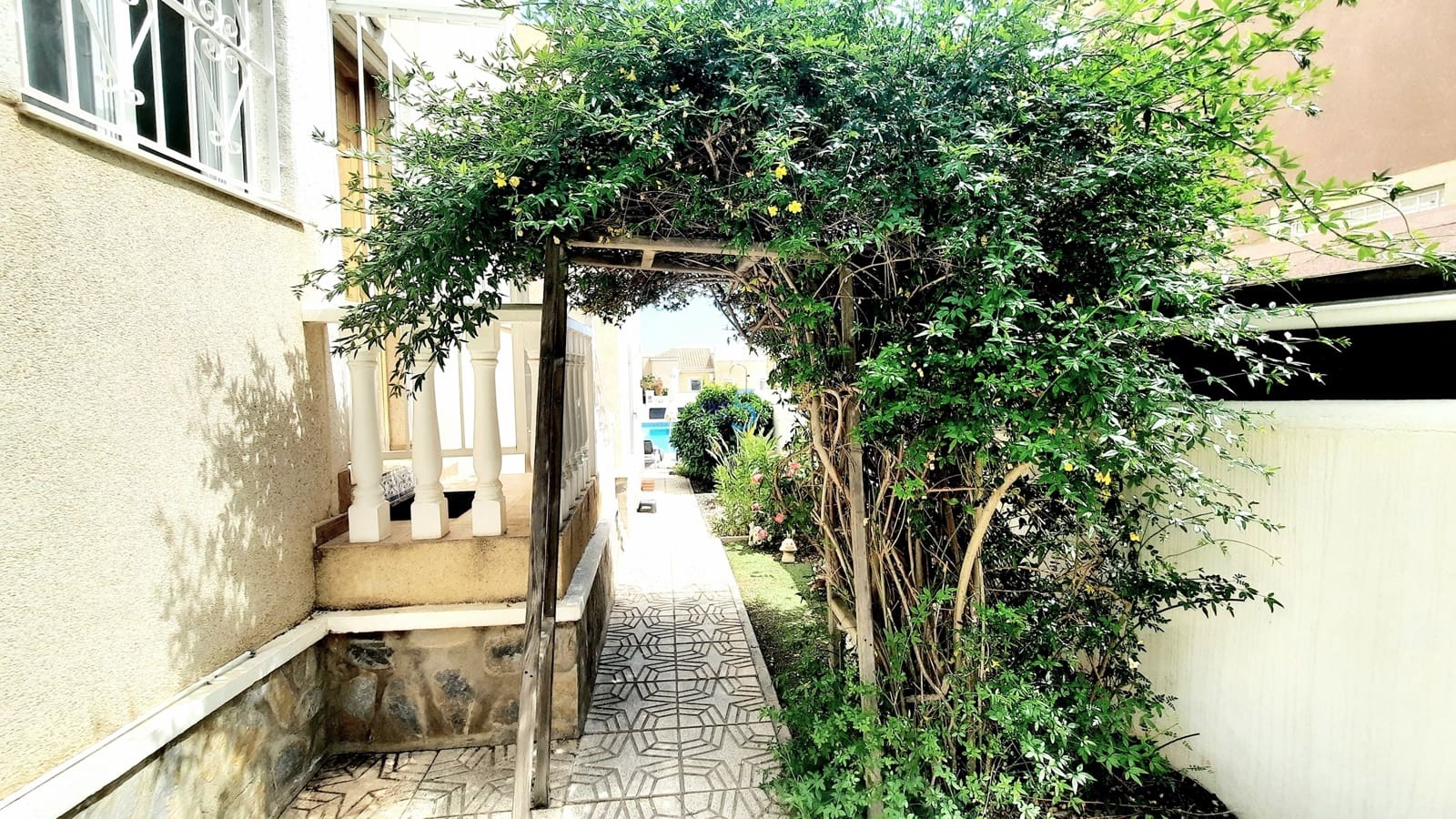 3 bedroom Villa for sale in Pinar de Campoverde with pool garage - € 320,000 (Ref: 9793681)