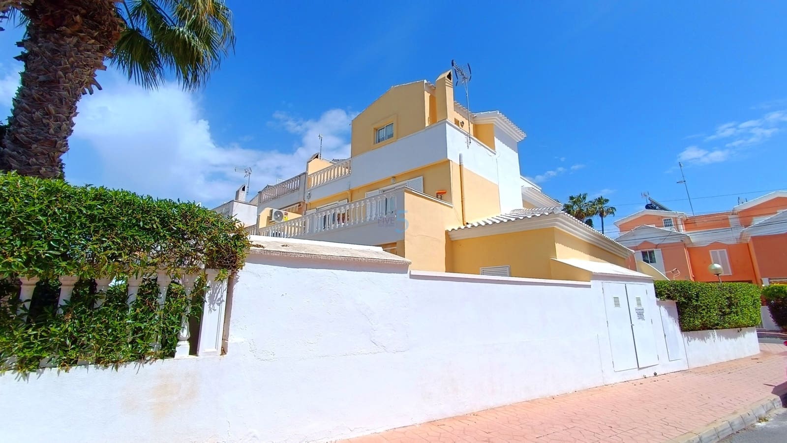 3 sovrum Villa till salu i Guardamar del Segura med pool garage - 315 000 € (Ref: 9795361)