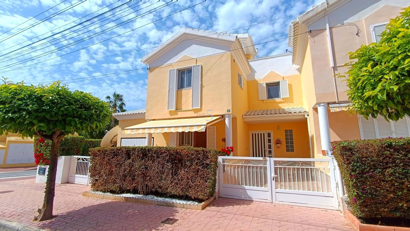 3 sovrum Villa till salu i Guardamar del Segura med pool garage - 315 000 € (Ref: 9795361)