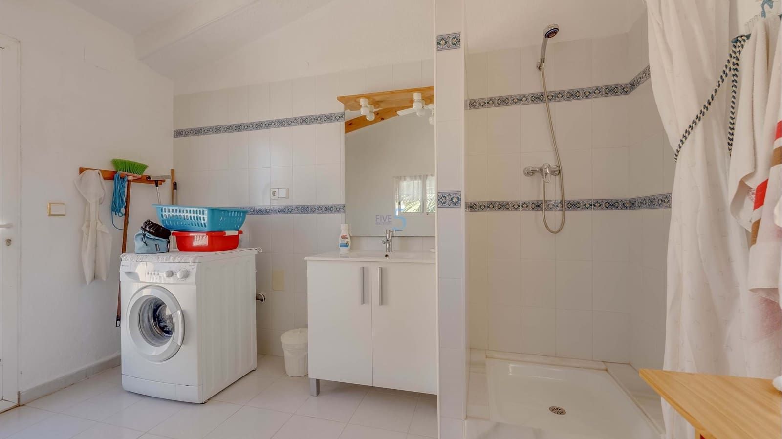 3 bedroom Villa for sale in Guardamar del Segura with pool garage - € 315,000 (Ref: 9795361)