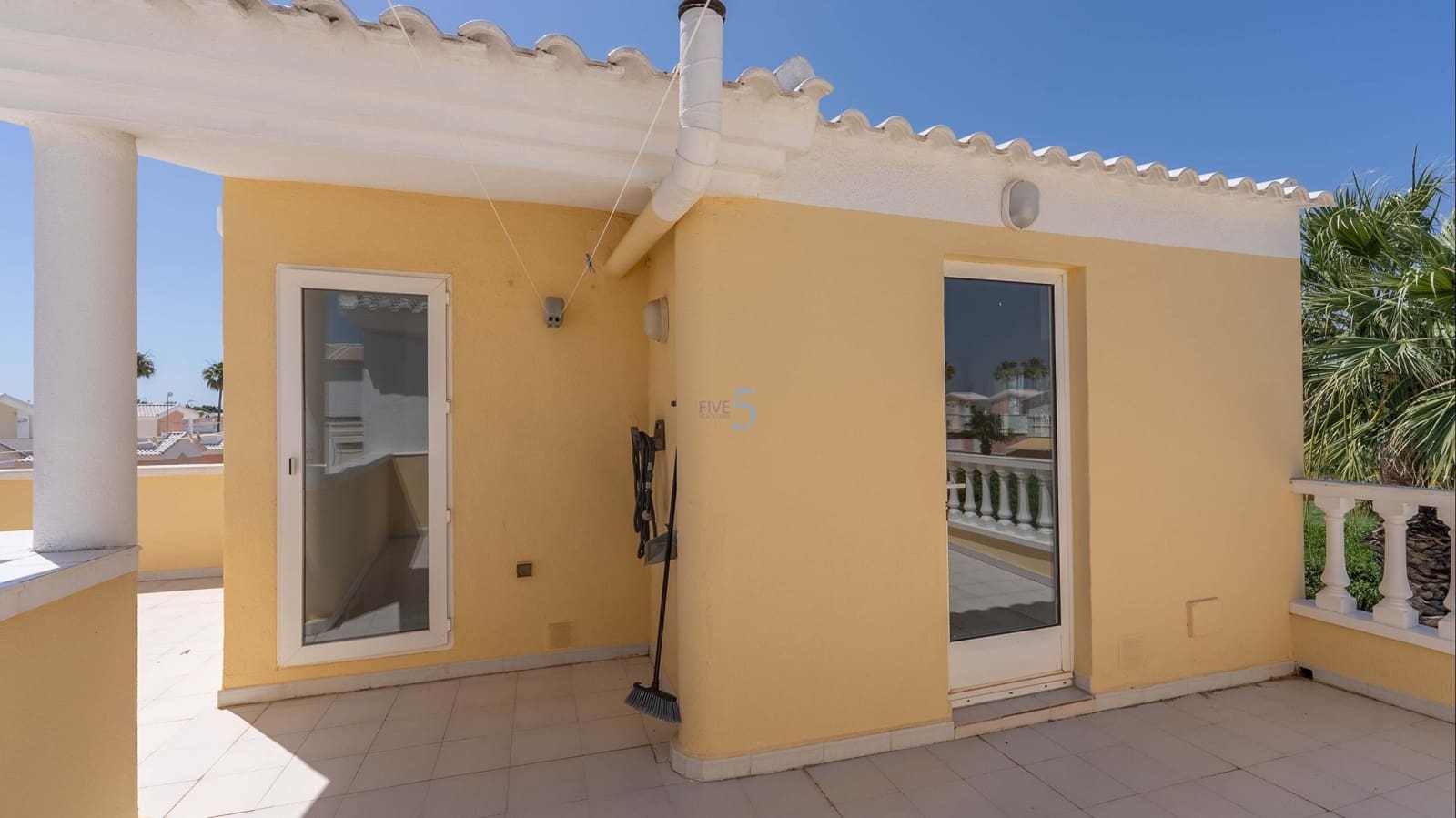3 bedroom Villa for sale in Guardamar del Segura with pool garage - € 315,000 (Ref: 9795361)