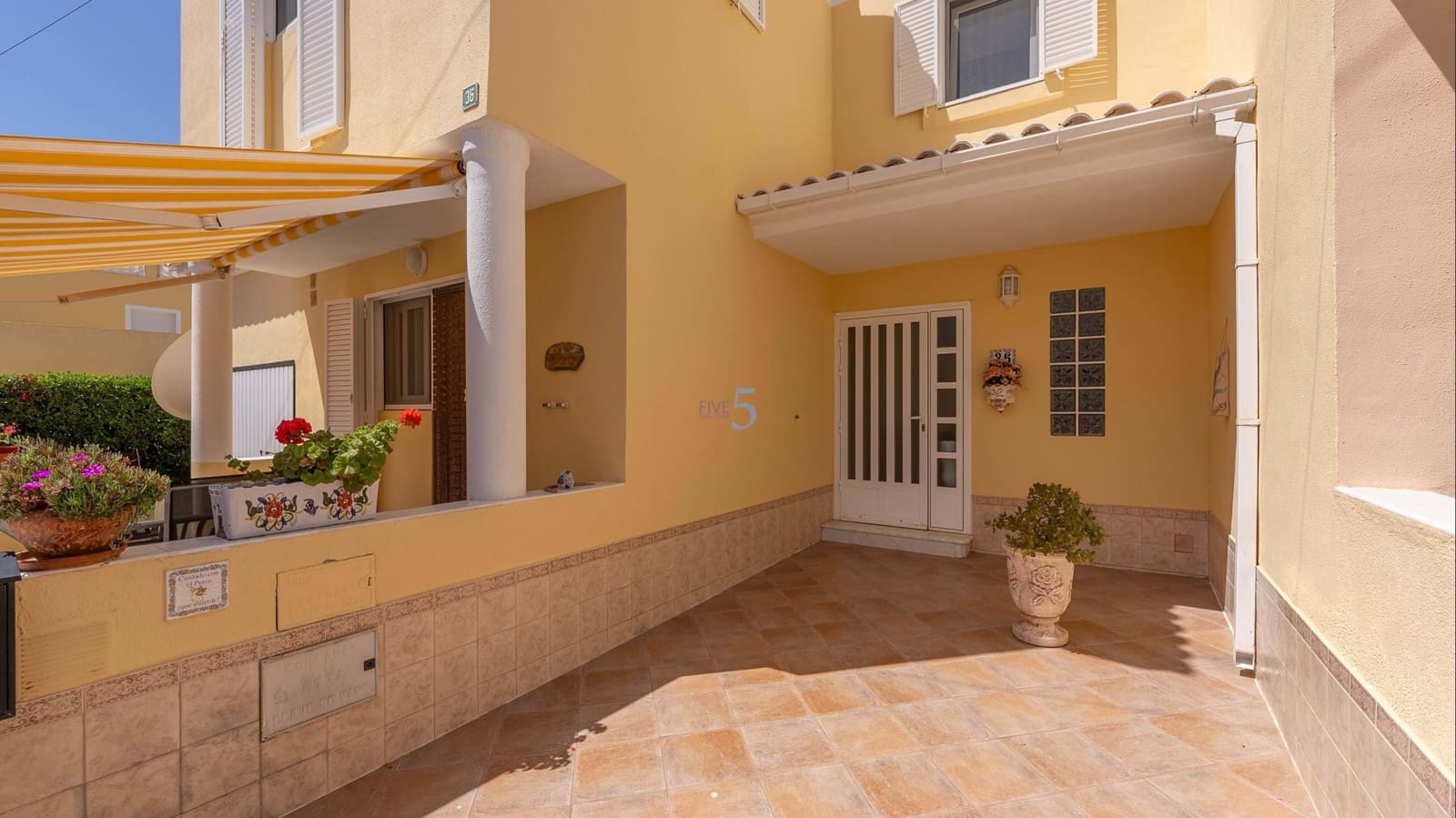 3 bedroom Villa for sale in Guardamar del Segura with pool garage - € 315,000 (Ref: 9795361)