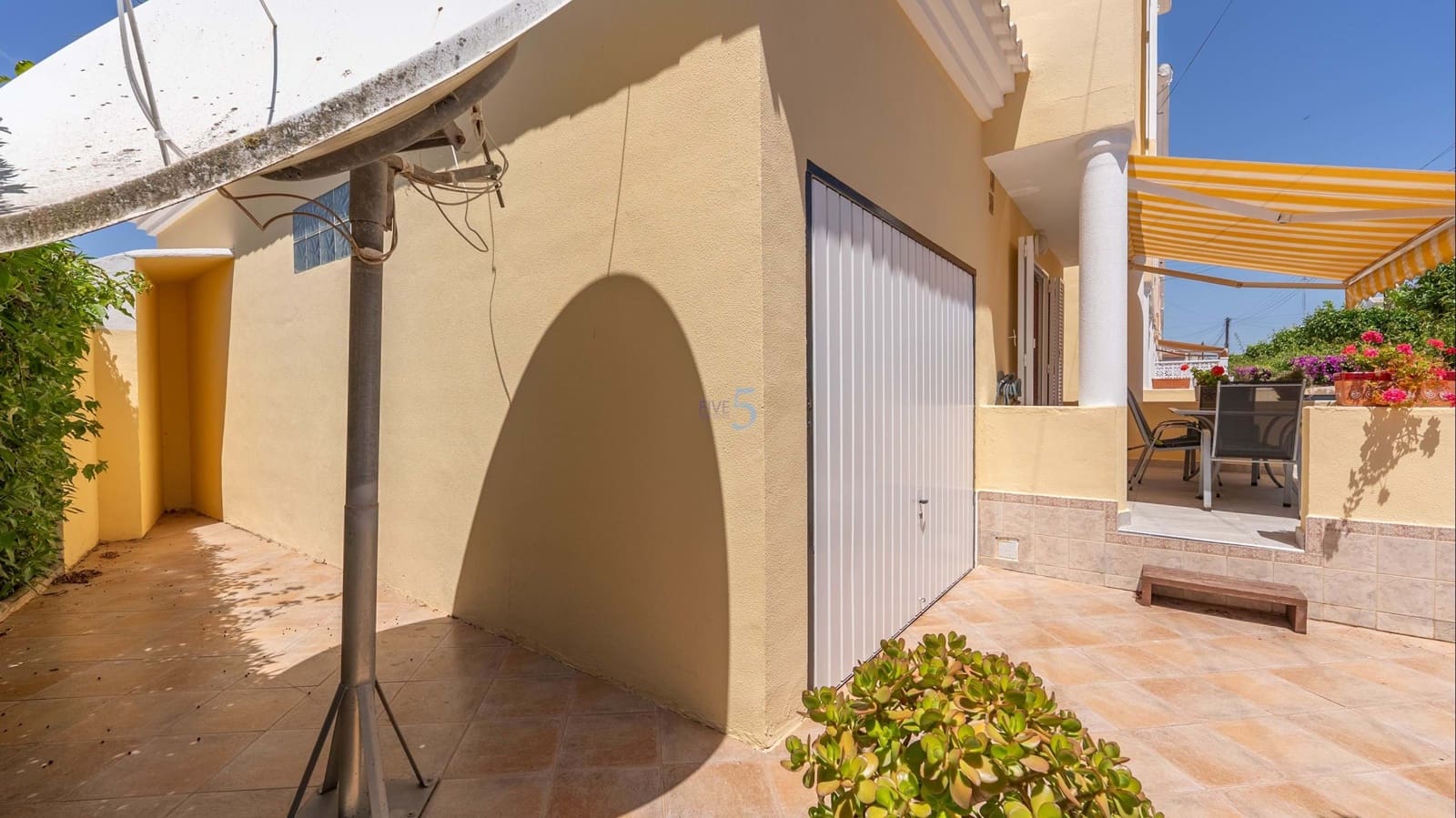 3 bedroom Villa for sale in Guardamar del Segura with pool garage - € 315,000 (Ref: 9795361)