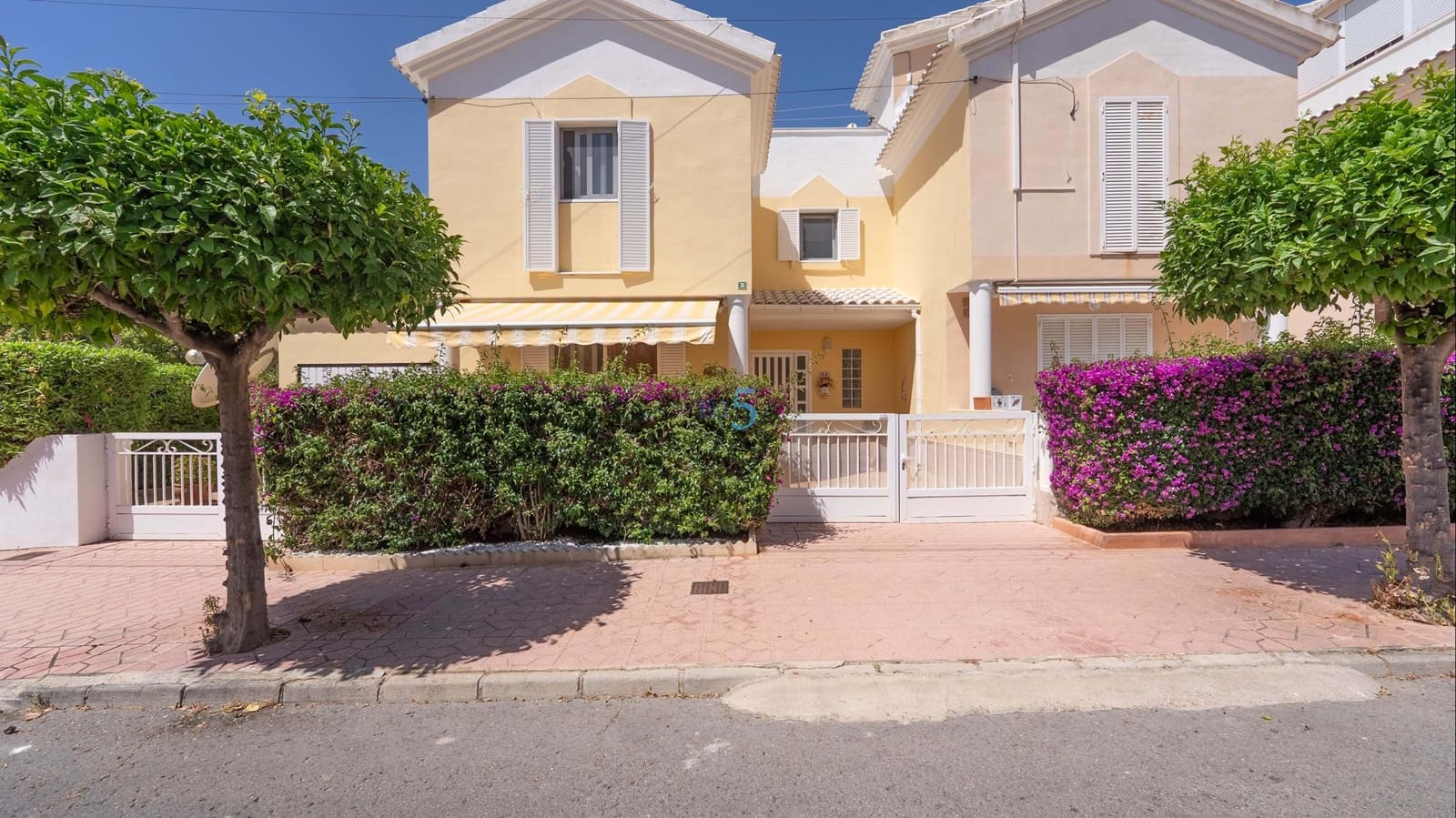 3 bedroom Villa for sale in Guardamar del Segura with pool garage - € 315,000 (Ref: 9795361)