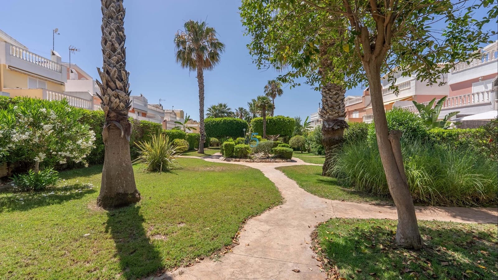 3 bedroom Villa for sale in Guardamar del Segura with pool garage - € 315,000 (Ref: 9795361)