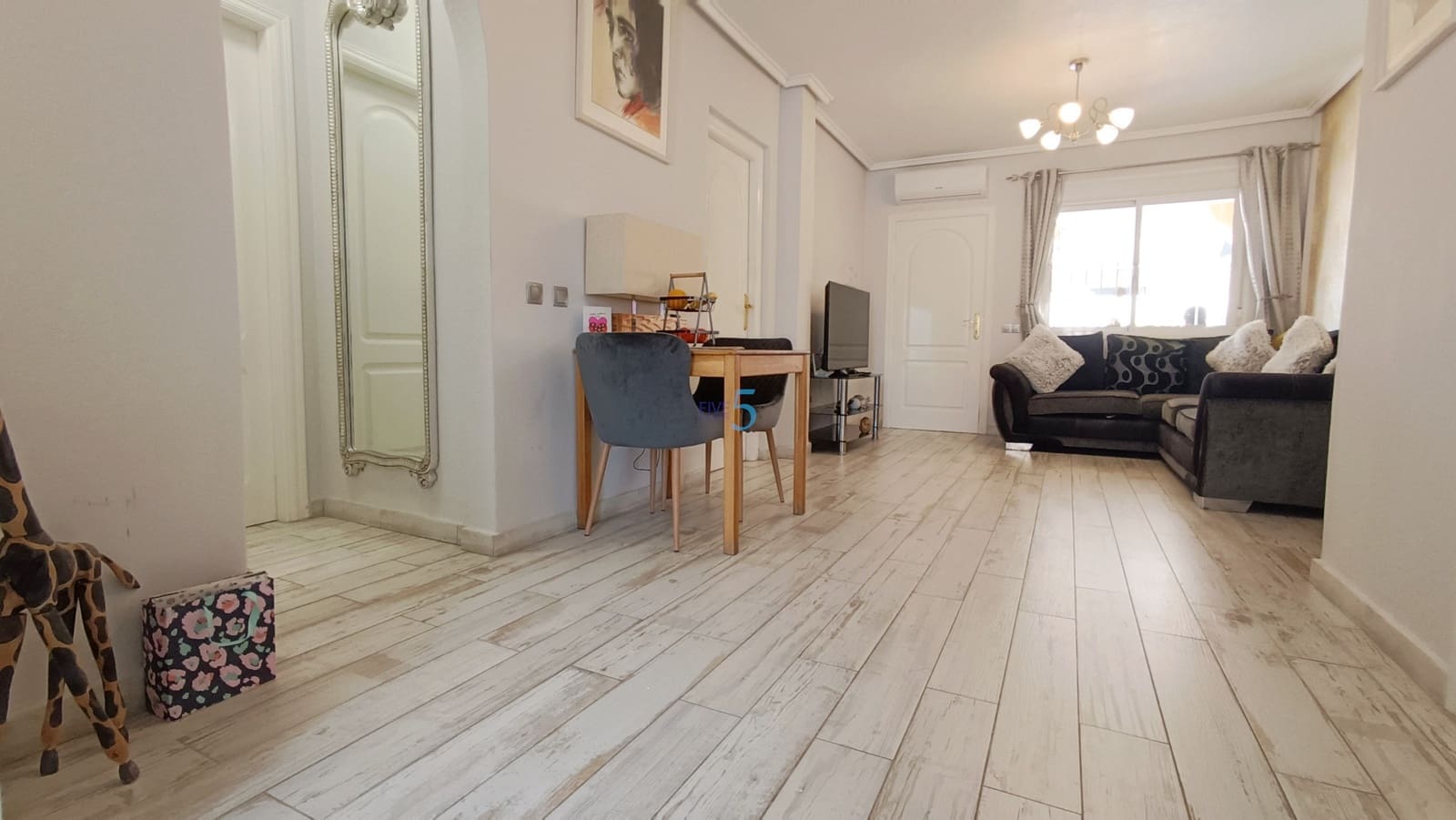 2 sovrum Lägenhet till salu i Ciudad Quesada med pool - 165 000 € (Ref: 9795654)