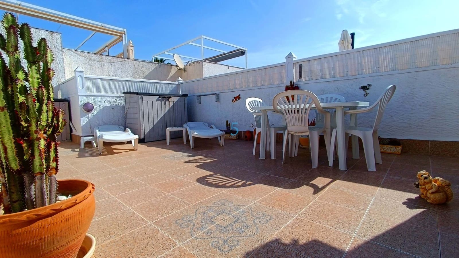 2 soveværelse Lejlighed til salg i Vistabella med swimmingpool - € 129.995 (Ref: 9798213)