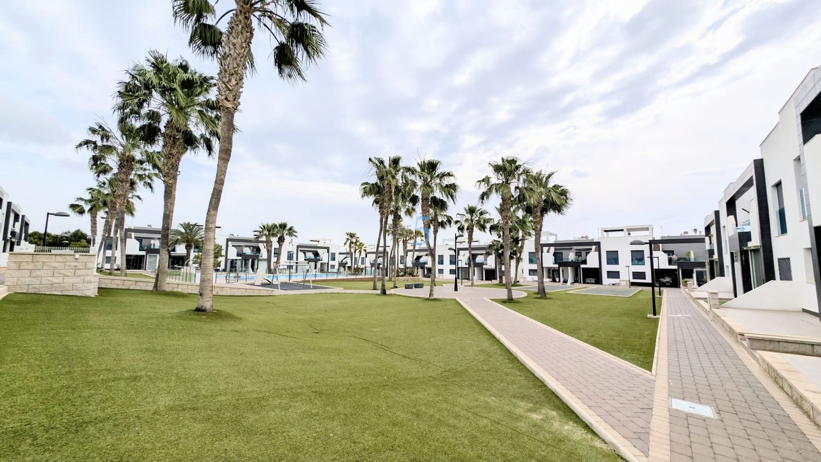 2 quarto Apartamento para venda em La Zenia com piscina garagem - 262 500 € (Ref: 9798392)