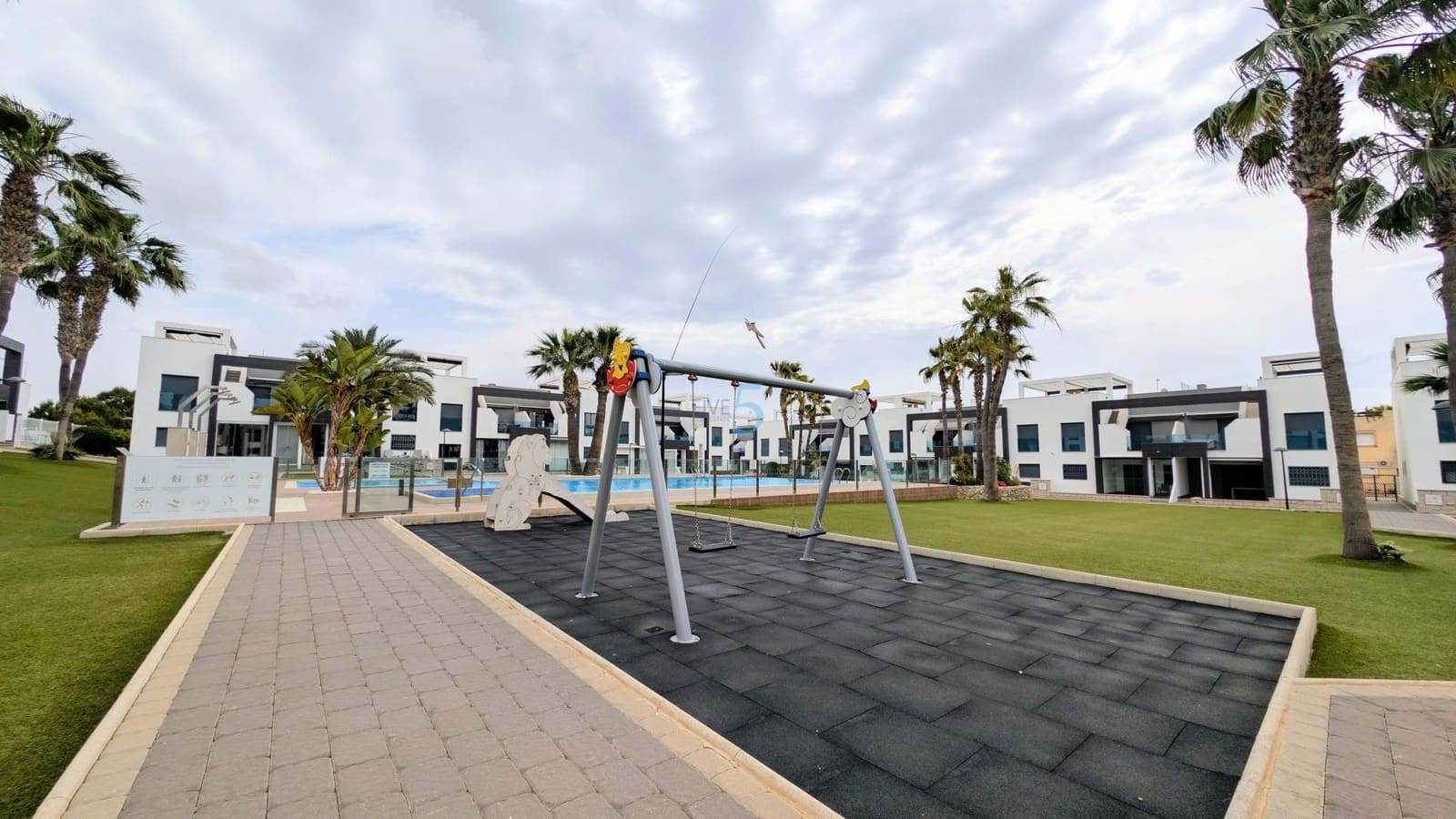 2 quarto Apartamento para venda em La Zenia com piscina garagem - 262 500 € (Ref: 9798392)