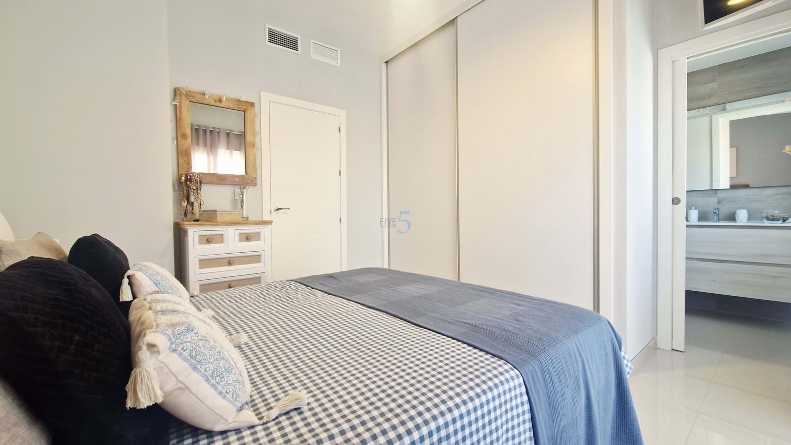 3 soverom Villa til salgs i San Pedro del Pinatar med svømmebasseng garasje - € 495 000 (Ref: 9798393)