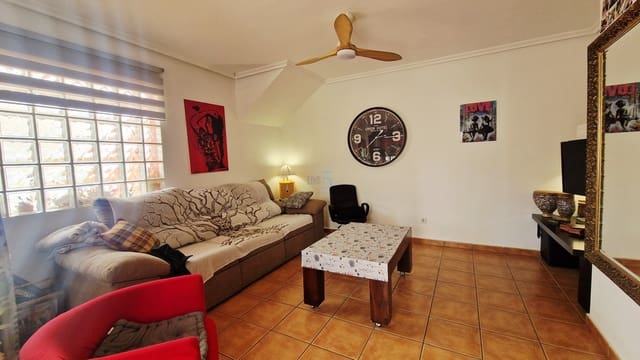 2 soveværelse Bungalow til salg i Los Alcázares med swimmingpool garage - € 192.500 (Ref: 9799984)