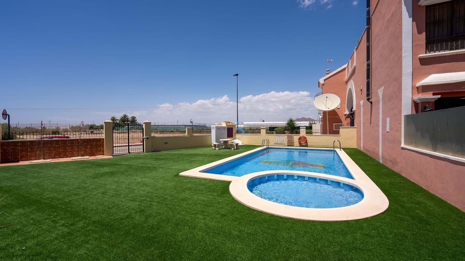 2 sovrum Bungalow till salu i Los Alcazares med pool garage - 192 500 € (Ref: 9799984)