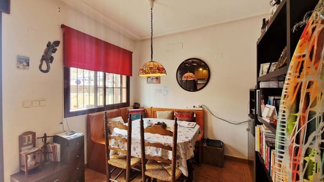 2 soveværelse Bungalow til salg i Los Alcázares med swimmingpool garage - € 192.500 (Ref: 9799984)