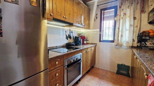 2 soveværelse Bungalow til salg i Los Alcázares med swimmingpool garage - € 192.500 (Ref: 9799984)