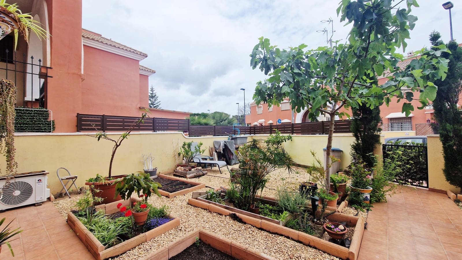 2 sovrum Bungalow till salu i Los Alcazares med pool garage - 192 500 € (Ref: 9799984)