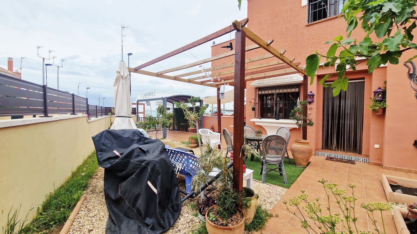 2 sovrum Bungalow till salu i Los Alcazares med pool garage - 192 500 € (Ref: 9799984)