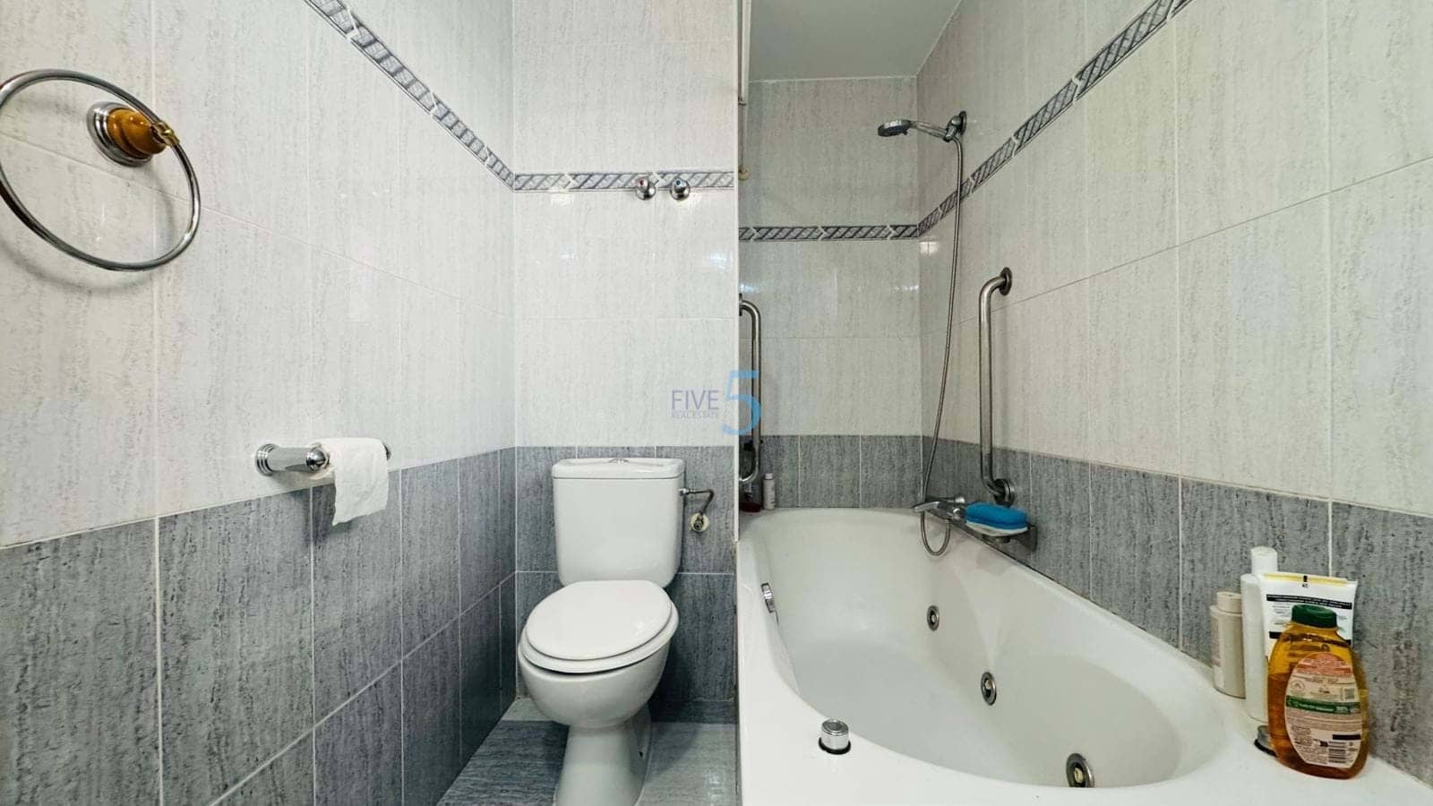 3 bedroom Townhouse for sale in La Zenia with pool garage - € 224,900 (Ref: 9802974)