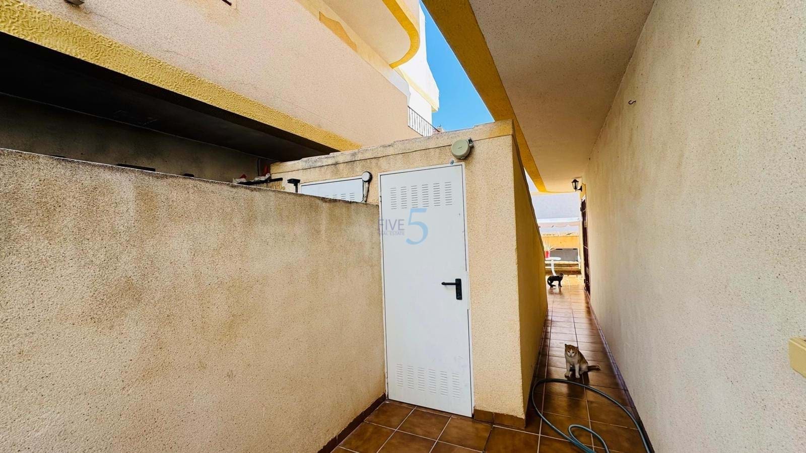 3 bedroom Townhouse for sale in La Zenia with pool garage - € 224,900 (Ref: 9802974)