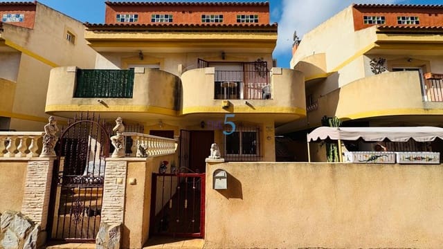 3 bedroom Townhouse for sale in La Zenia, Orihuela with pool garage - € 224,900 (Ref: 9802974)