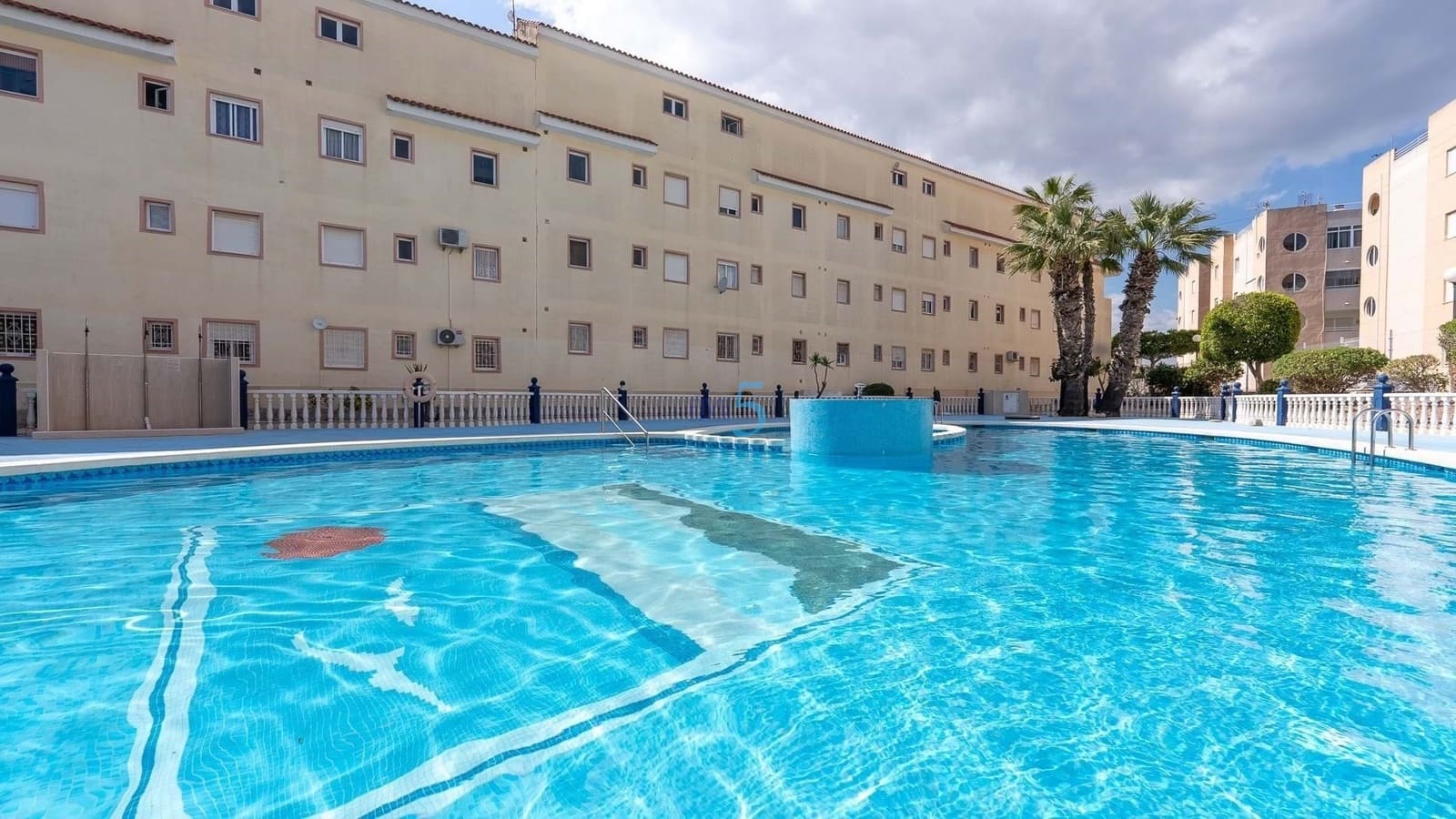 2 Zimmer Apartment zu verkaufen in El Chaparral mit Pool Garage - 123.000 € (Ref: 9805277)