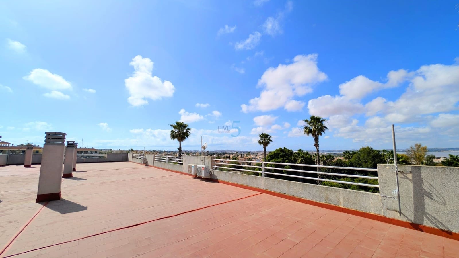 2 Zimmer Apartment zu verkaufen in El Chaparral mit Pool Garage - 123.000 € (Ref: 9805277)