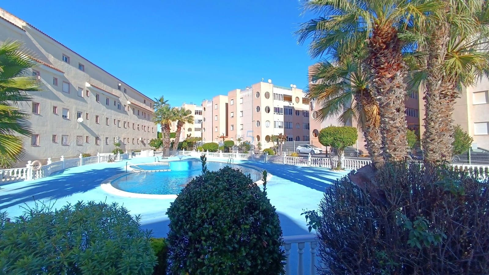 2 Zimmer Apartment zu verkaufen in El Chaparral mit Pool Garage - 123.000 € (Ref: 9805277)