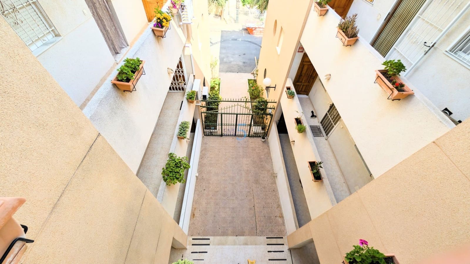 2 Zimmer Apartment zu verkaufen in El Chaparral mit Pool Garage - 123.000 € (Ref: 9805277)