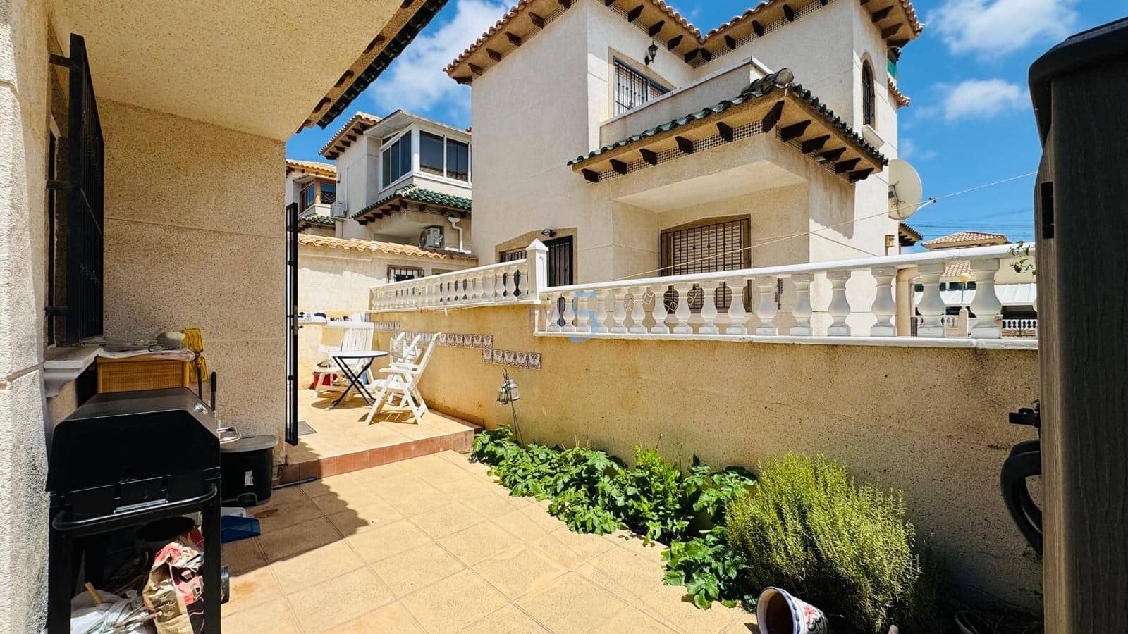 3 Zimmer Villa zu verkaufen in Villamartin mit Garage - 225.000 € (Ref: 9805278)